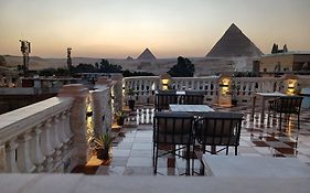 Royal Pyramids Inn